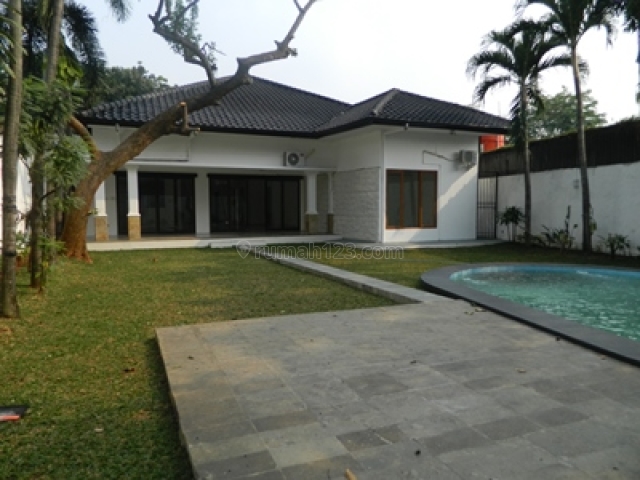 Beautiful House with Fabulous Garden and Near To Hero Kemang, Kemang, Jakarta Selatan