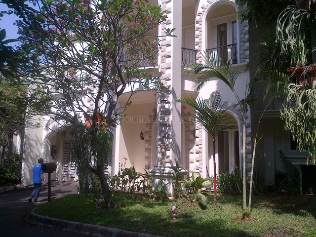 bright house,luxury,in the town house,near dutch school and tb simatupang, Kemang, Jakarta Selatan