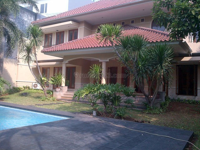 Nice And Beautiful House,big Pool And Garden,best Location, Kemang, Jakarta Selatan