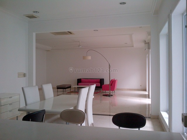 Nice House,very Quiet,comfortable,strategic Location, Pondok Indah, Jakarta Selatan