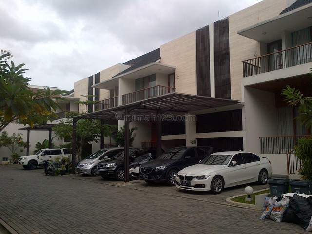 Brand New,in A Town House,fully Furnished,close To Mcd, Kemang, Jakarta Selatan