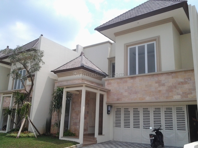 Brand New In A Town House,modern,close To Ais And Penvil, Kemang, Jakarta Selatan
