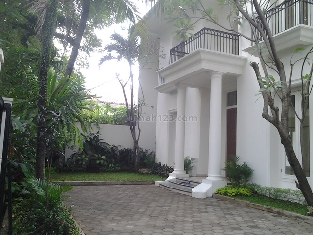 Bright,beautiful House In Tbhe Best&prestigious Location, Kemang, Jakarta Selatan