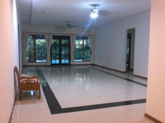 Nice House,quiet,comfortable,close To Ais,strategic Location, Kemang, Jakarta Selatan