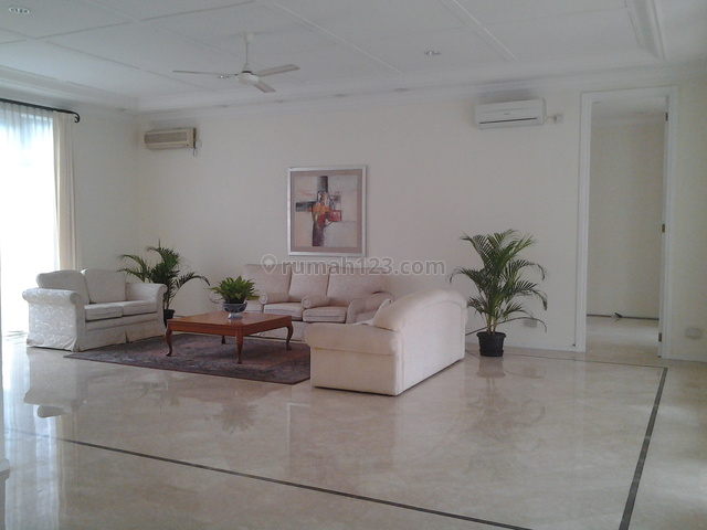 Bright,beautiful House In Tbhe Best&prestigious Location, Kemang, Jakarta Selatan