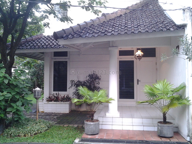 Nice House In A Town House,fully Furnished,very Close To Ais, Kemang, Jakarta Selatan