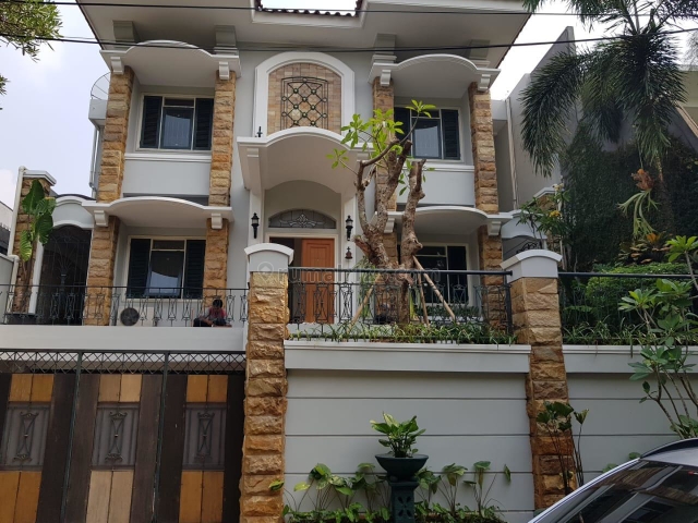 Rumah mewah di pondok indah lingkungan asri dekat mall pondok indah dki jakarta selatan, Pondok Indah, Jakarta Selatan