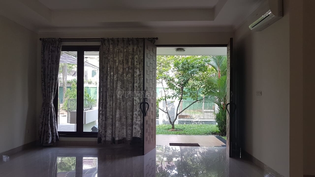 Rumah Sudut, Pondok Indah, Jakarta Selatan
