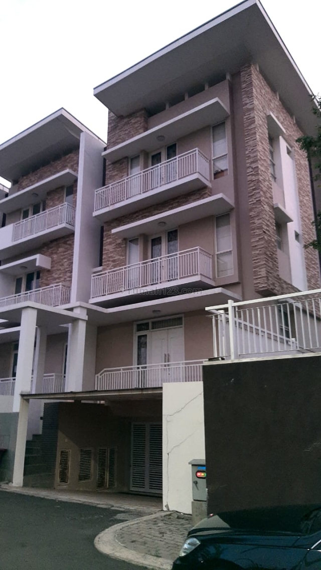 Rumah Modern Townhouse Sherwood Kelapa Gading, Kelapa Gading, Jakarta Utara