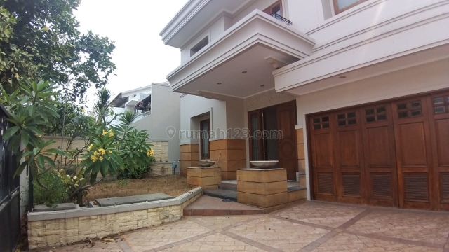 Rumah 2 lantai 4 BR di pondok indah $3000/bln, Pondok Indah, Jakarta Selatan