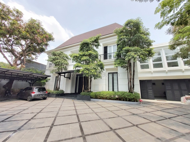 KEMANG - RUMAH BANGUNAN MEWAH DAN TANAH BESAR DAN LUAS, SEMI FURNISHED, Kemang, Jakarta Selatan