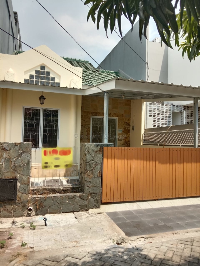 Rumah Bagus di Taman Surya 3. Siap huni, Taman Surya, Jakarta Barat