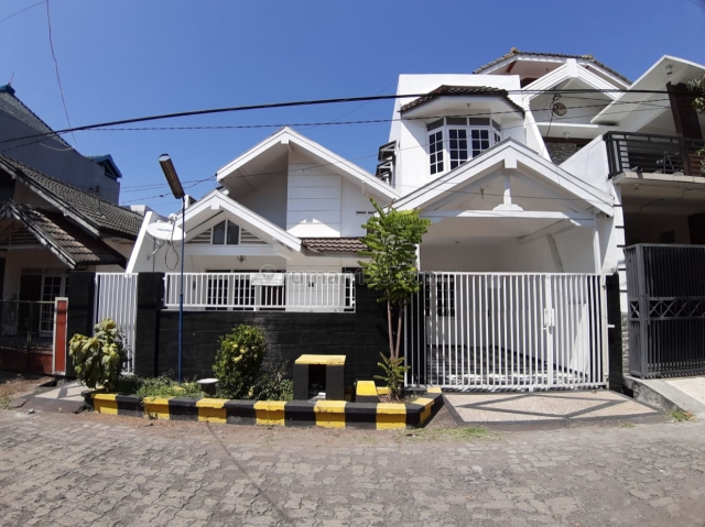 Wiguna rungkut lokasi regency dan onegate. Dwkat tol dan bandara juanda, Rungkut, Surabaya