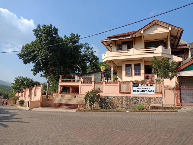 Rumah hunian dengan suasana villa, Cileunyi, Bandung