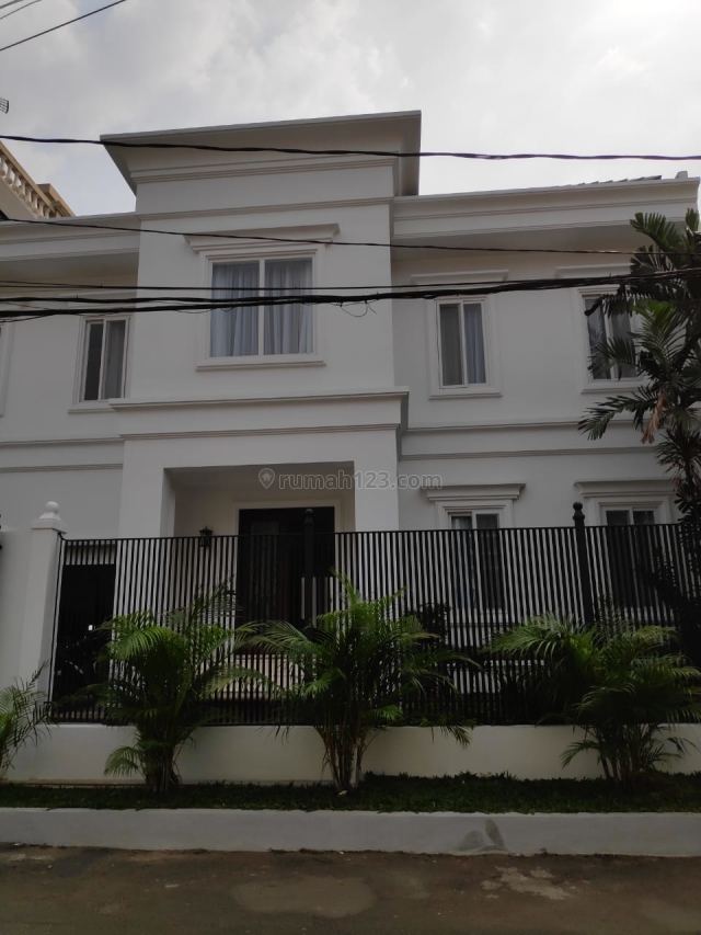 brand new house, very nice, bright, swimming pool, Antasari, Jakarta Selatan