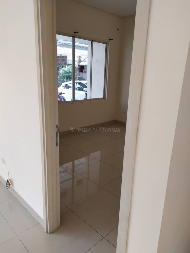 Rumah Bagus dan Murah Posisi Hoek, Duri Kosambi, Jakarta Barat