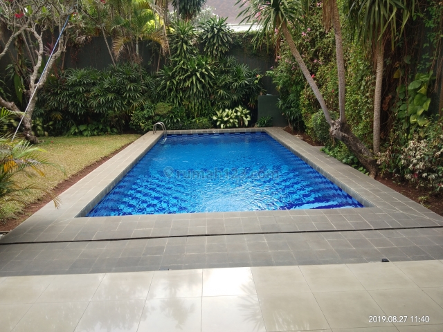Rumah Siap Huni di Kemang Dalam, Jakarta Selatan ~ Furnished ~ Swimming Pool, Kemang, Jakarta Selatan