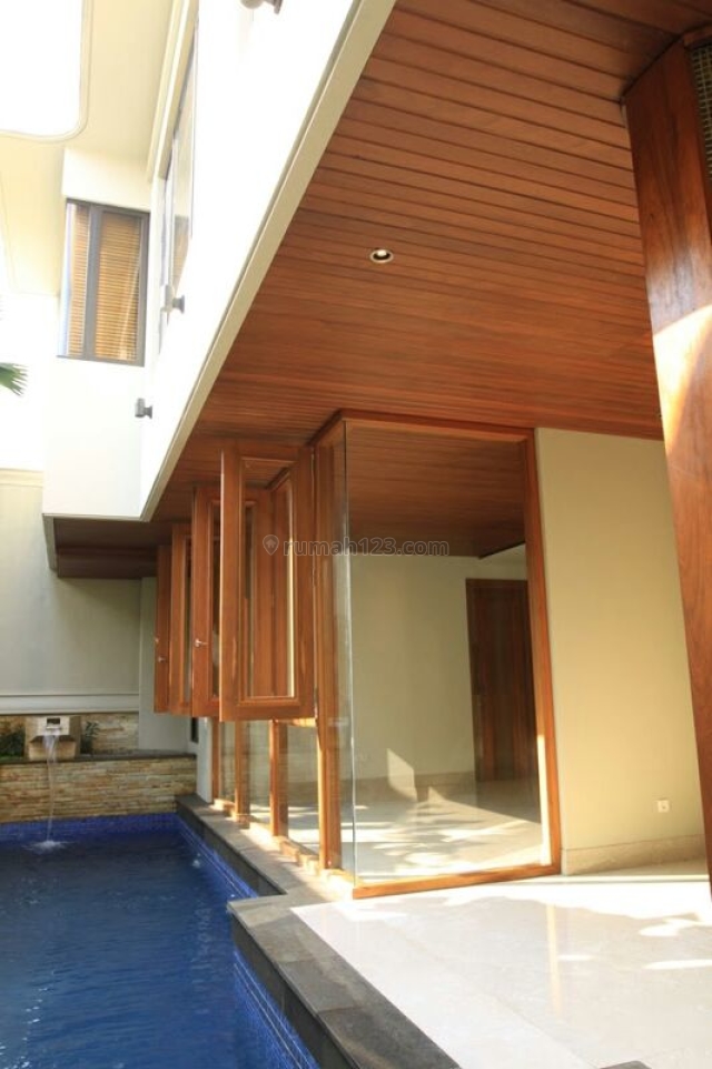 Rumah Mewah di Senopati, Kebayoran Baru 4LT 316m Fully Interior with Pool Rp 42M, SCBD, Jakarta Selatan