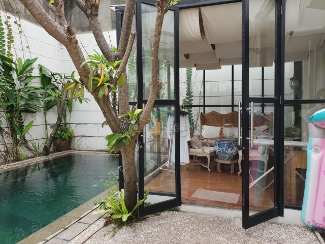 Rumah cantik dan Mewah di SCBD Senopati Luas 720m Fully Interior with Pool Rp 125M - Siap Huni, Senayan, Jakarta Selatan