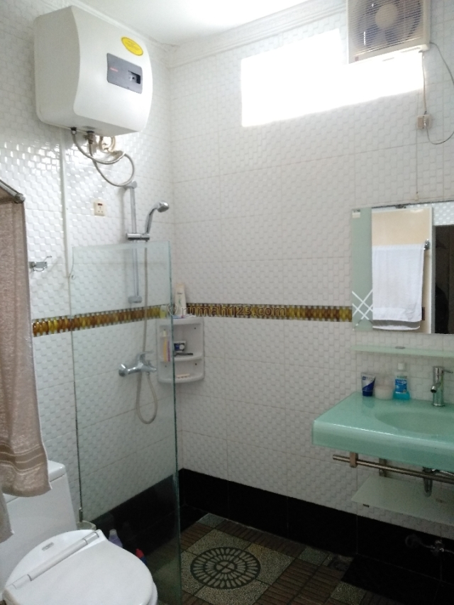 rumah cantik siap huni & cocok untuk usaha, Cimone, Tangerang