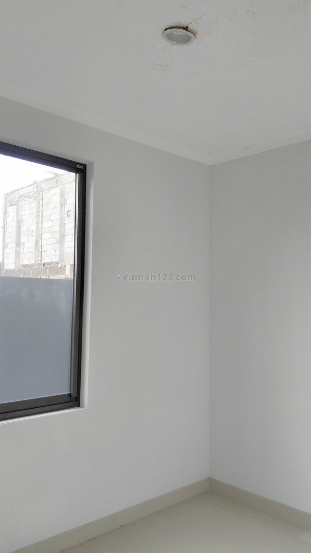 RUMAH KAWASAN ELITE BINTARO HANYA 2 M SAJA, Bintaro, Tangerang