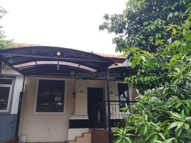 Di Jalan Gilimanuk 7 Taman Lembah Hijau Lippo Cikarang, Cikarang Selatan, Bekasi