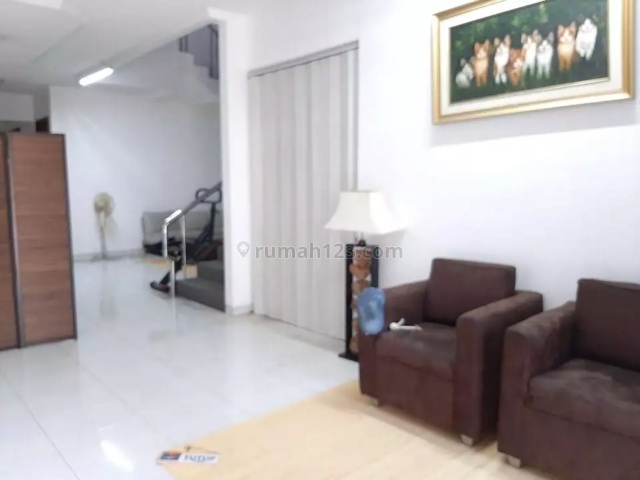 RUMAH DAERAH TAMAN INTERCON, Kebon Jeruk, Jakarta Barat