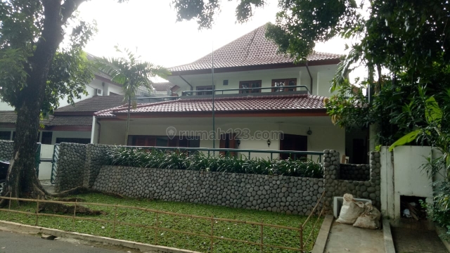 RUMAH DI DAERAH PONDOK INDAH, Pondok Indah, Jakarta Selatan