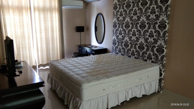 RUMAH SIAP HUNI DI PASAR MINGGU JAKARTA SELATAN, Kebayoran Baru, Jakarta Selatan