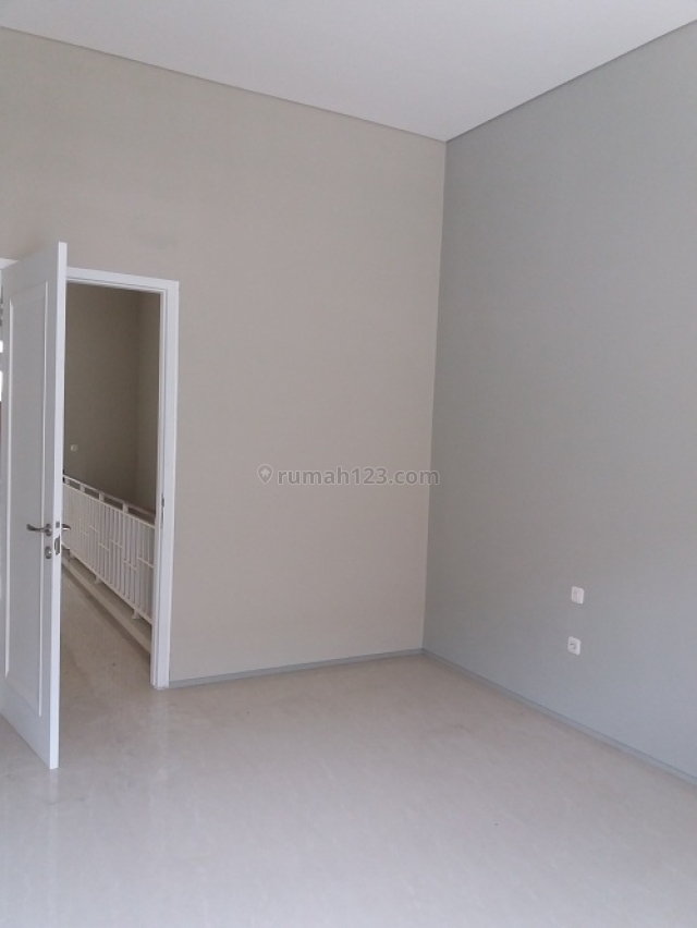 RUMAH SIAP HUNI DI KEBAYORAN BARU JAKARTA SELATAN, Kebayoran Baru, Jakarta Selatan