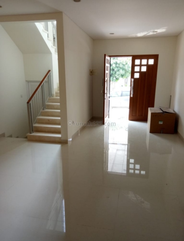 rumah PIK full renovasi , harga murah siap huni, Pantai Indah Kapuk, Jakarta Utara