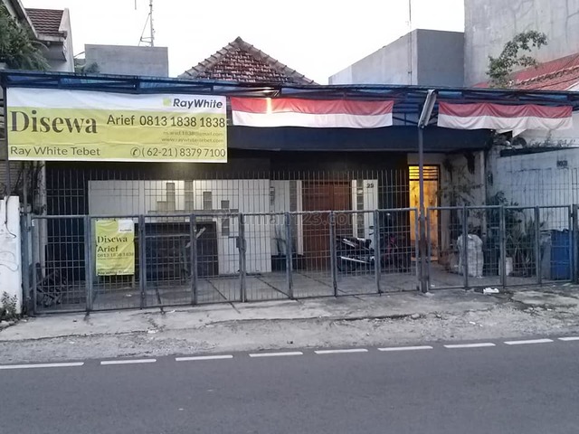 Disewakan rumah lama di area Bisnis Bendungan Hilir, Cocok untuk Kantor.. Hub: 0813-1838-1838 / 0878-7838-1838.., Bendungan Hilir, Jakarta Pusat