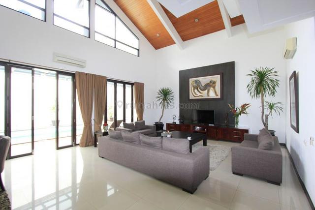 Rumah Nyaman, Siap Huni Area Strategis, Pondok Indah, Jakarta Selatan