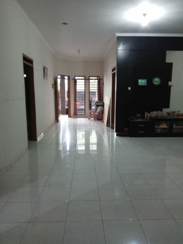 Rumah bagus tusuk sate, Holis Cigondewah, Bandung