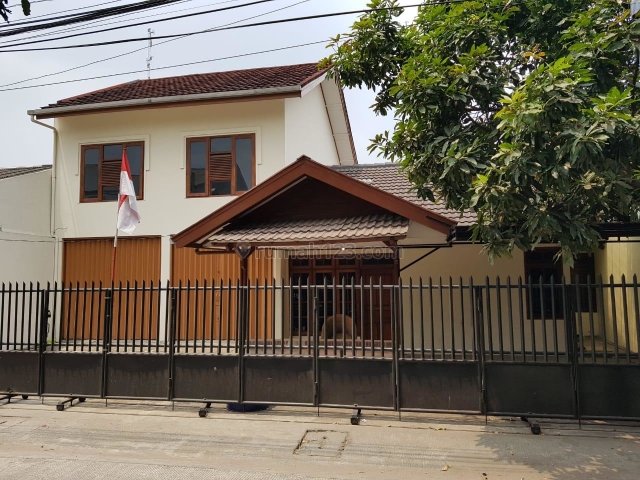 Rumah 1,5 Lantai Terawat Cocok untuk Usaha Dekat Galaxy Bekasi Selatan, Galaxy, Bekasi