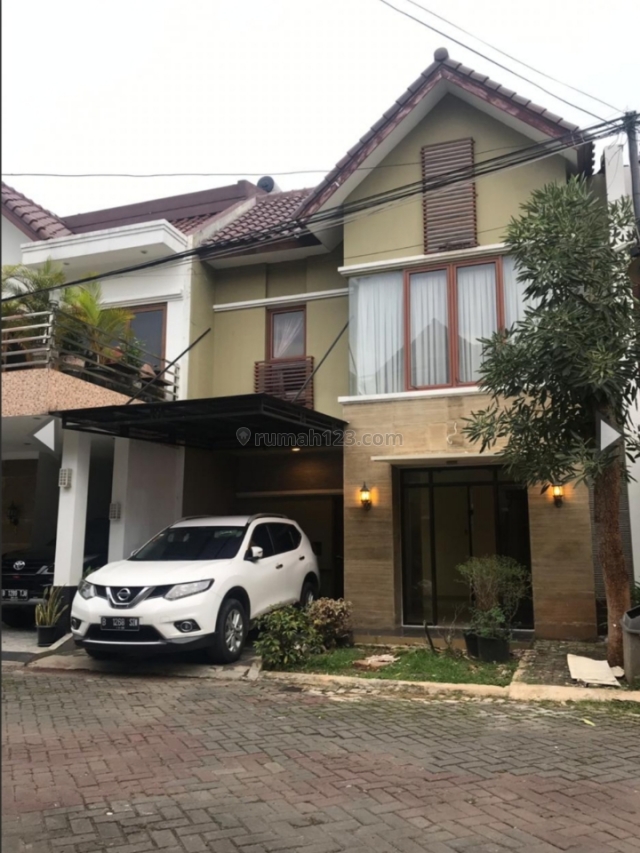 Rumah cantik asri di Jatiwaringin, Jatiwaringin, Bekasi