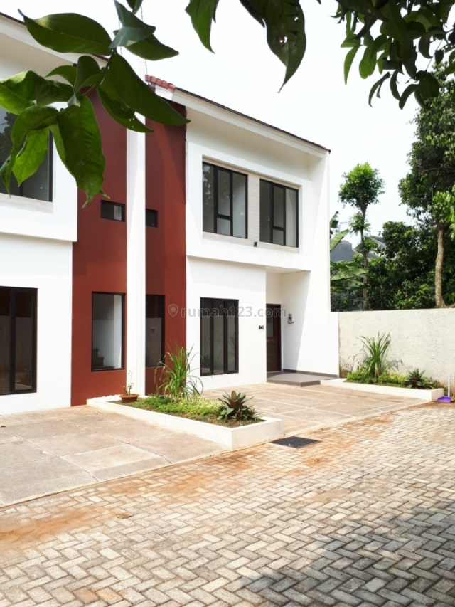Town house ready stock 2 lantai minimalis modern terdekat dan terdepan dengan pintu toll jatiasih dengan akses 2 mobil, Jati Asih, Bekasi