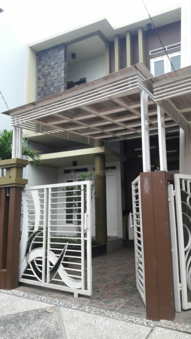 Hunian mewah di dekat komplek mewah jatiwaringin, Jatiwaringin, Bekasi