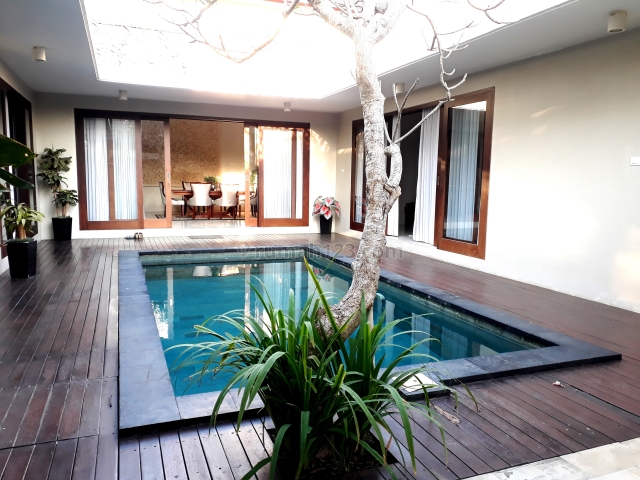 villa / Villa with modern design/architecture combined with a natural and calm atmosphere., Nusa Dua, Badung