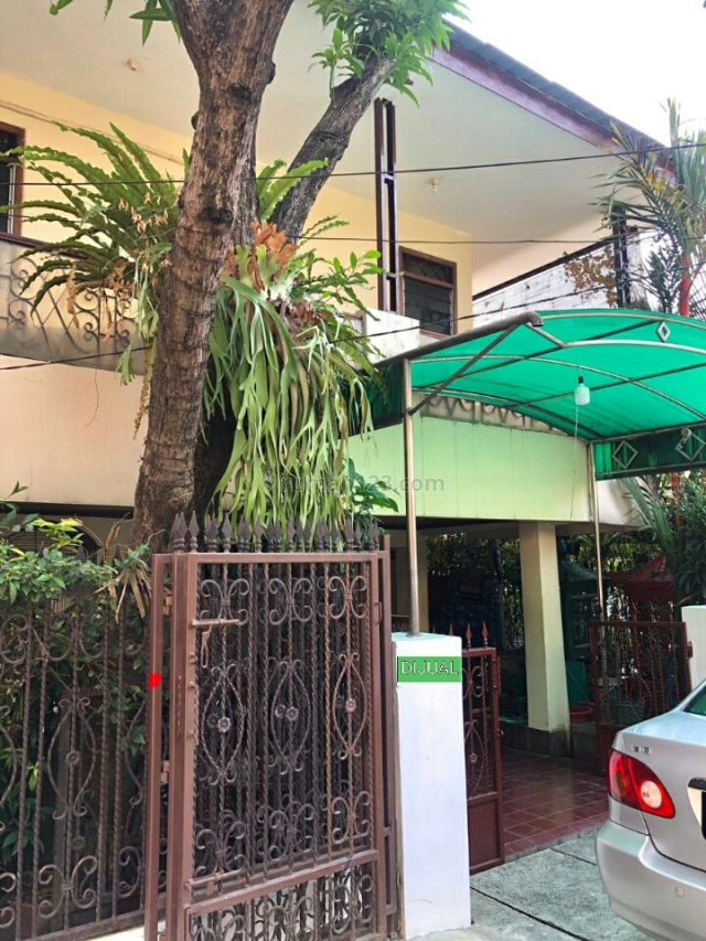 Rumah Second 2 lantai di Bekasi,Jabar, Jatiwaringin, Bekasi