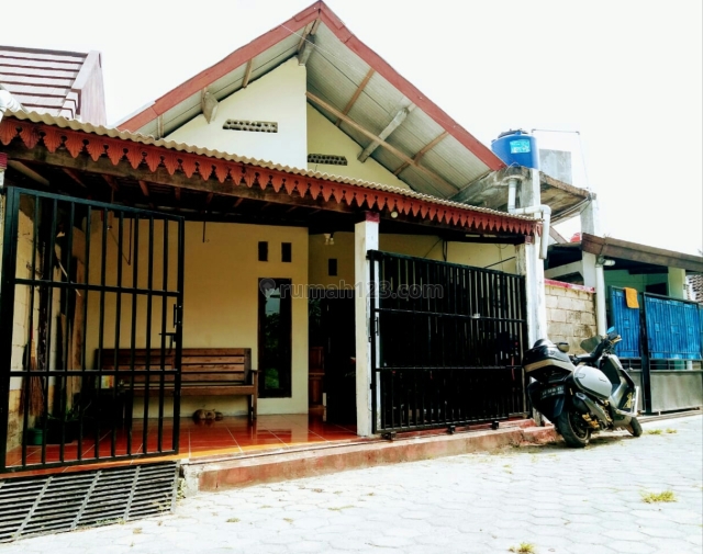 Rumah Sederhana Luas Nyaman di dalam Perumahan di Jalan Kaliurang km 15, Pakem, Sleman