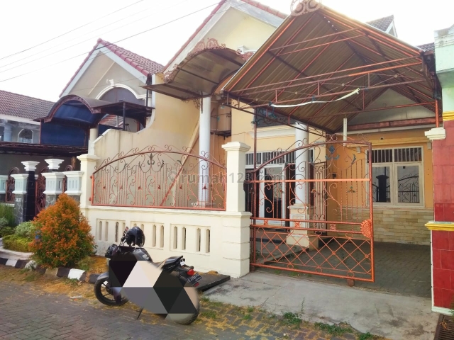 rumah second di perumahan cluster 1,5 lantai, Solo Baru, Solo