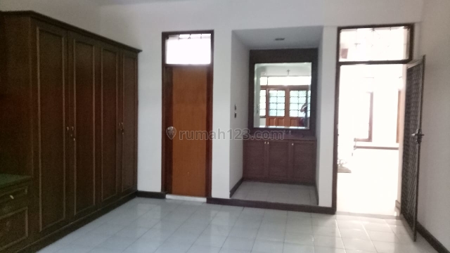 Rumah yg besar Cantik full Bernuansa kayu jati d Batu Nunggal, Batununggal, Bandung