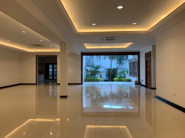 Rumah di Menteng cocok untuk ambassador, Menteng, Jakarta Pusat