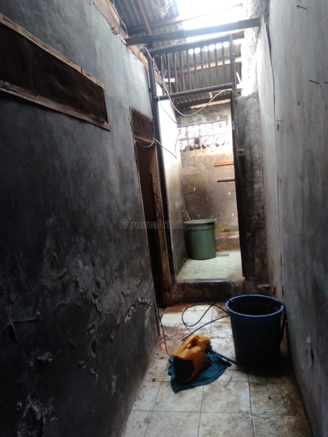 Rumah untuk ruang usaha, Pesanggarahan, Jakarta Selatan