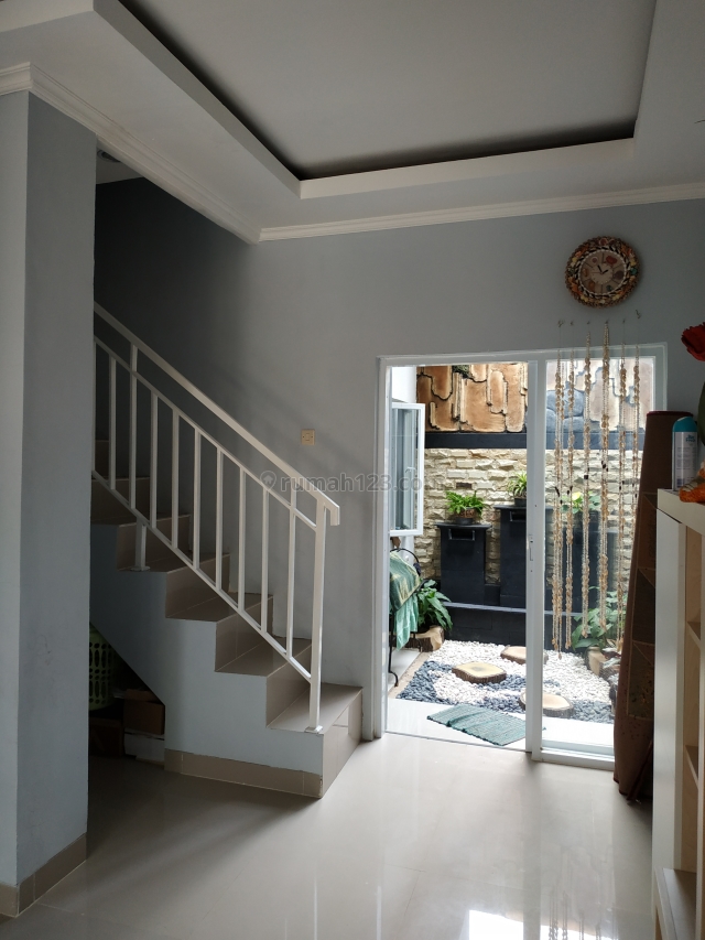 Rumah Mewah Harga Super Murah..Hati Senang Karna Ada Kolam Renang Di dalam, BSD, Tangerang