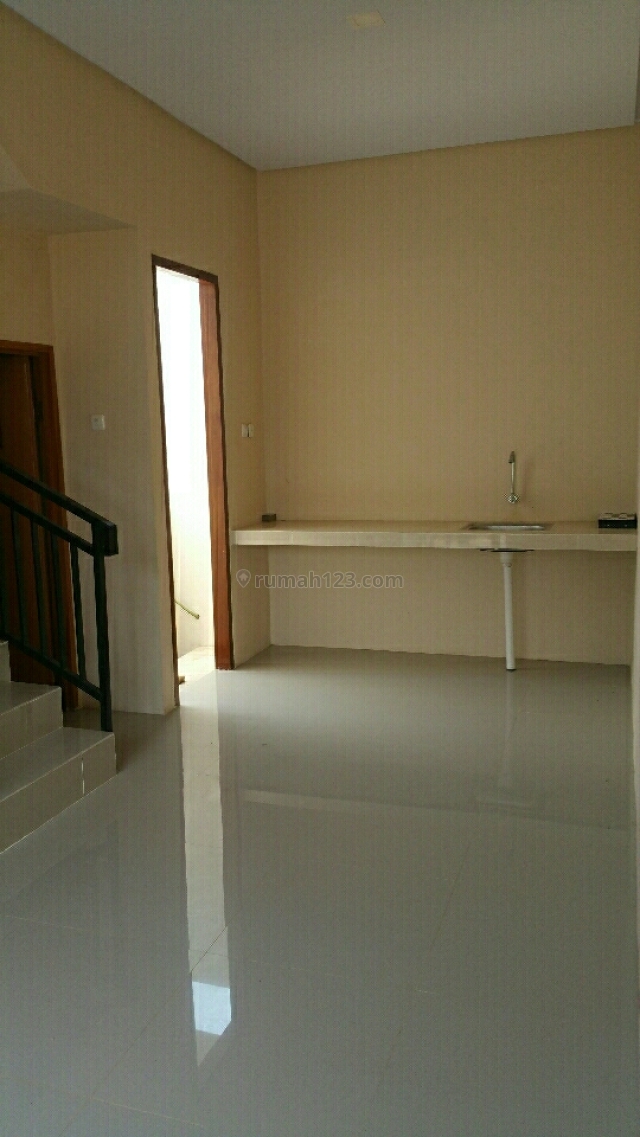 Rumah Mewah 2 Lantai Asri dan Cantik, Batu Sari, Tangerang