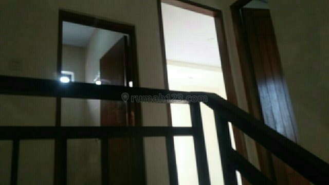 Rumah Minimalis 2 Lantai Asri dan Cantik, Batu Sari, Tangerang