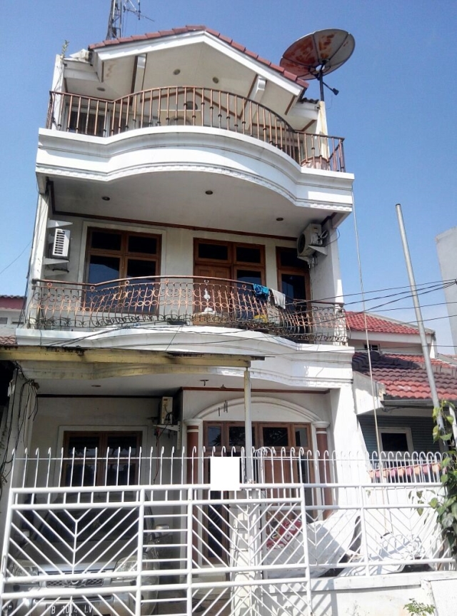 Rumah bagus jalan 2 mobil di Kelapa Nias , Harga OK, Kelapa Gading, Jakarta Utara