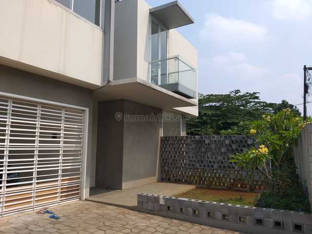 Rumah baru, bisa untuk kantor, Ragunan, Jakarta Selatan